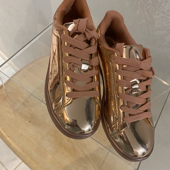 Ladies Gymshoe - Picture 2 of 4